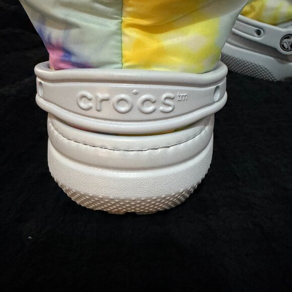 Crocs Classic Lined Neo Puff Tie Dye Boot (Light Blue) - Picture 4 of 9